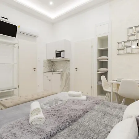 Ultra & Brand New Nest Apartment Budapest
